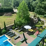 вогняна саламандра Apartman Saján